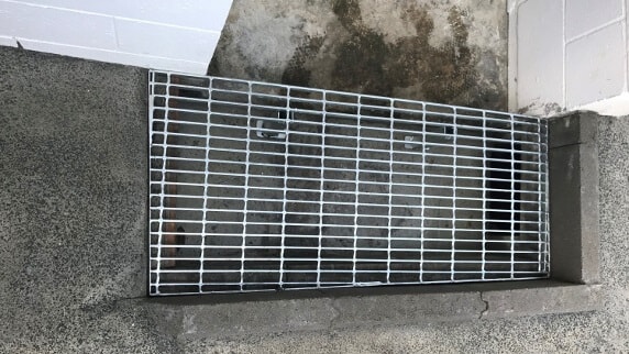 Platform grate